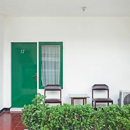 Reddoorz Near City Of Tomorrow Mall Surabaja Exteriér fotografie