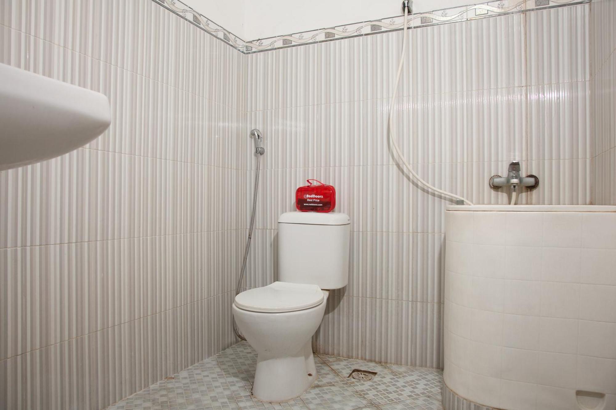 Reddoorz Near City Of Tomorrow Mall Surabaja Exteriér fotografie